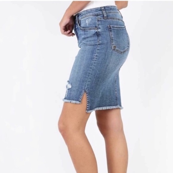 Kut from the Kloth Connie Skirt Sz 2 - Picture 2 of 14